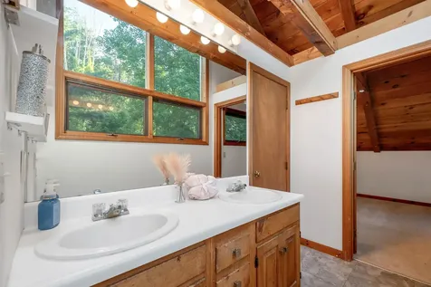 5 Country Club Lane Plaistow NH 03865
