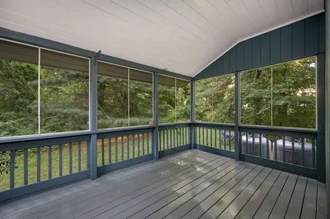 5 Country Club Lane Plaistow NH 03865