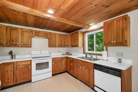 5 Country Club Lane Plaistow NH 03865