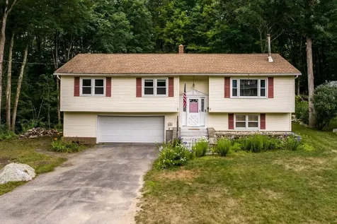 53 Summer Street Goffstown NH 03045