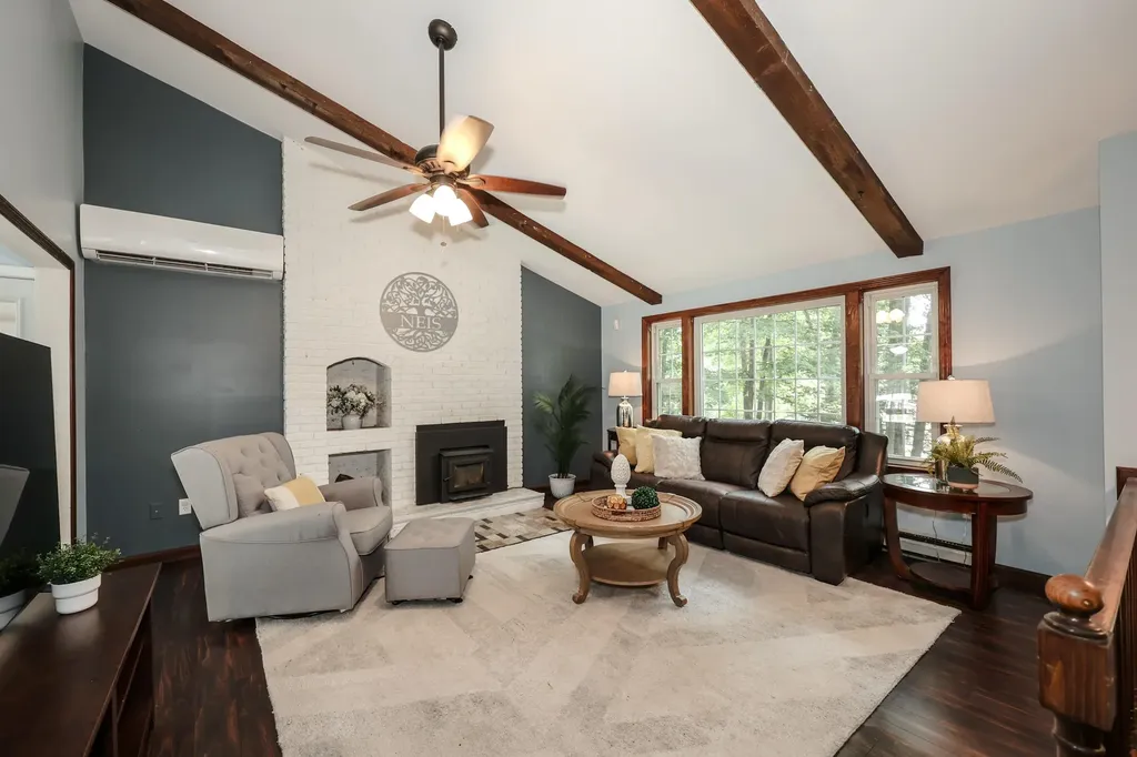 11 Hubbard Hill Road Derry NH 03038