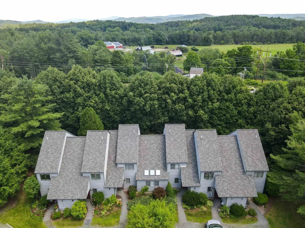 40 Heather Drive Hartford VT 05001