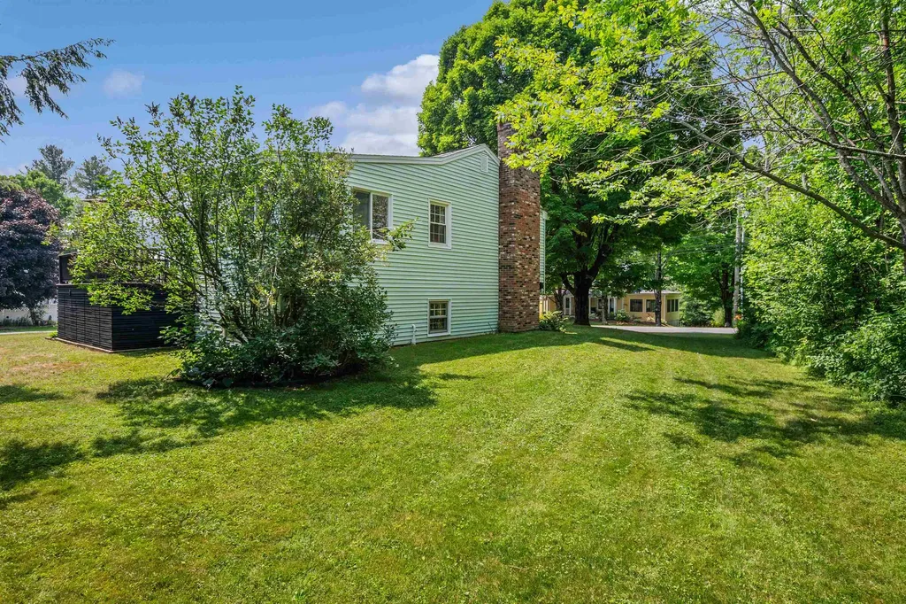 7 Prescott Lane New London NH 03257