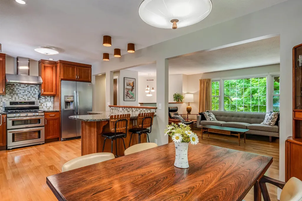 7 Prescott Lane New London NH 03257
