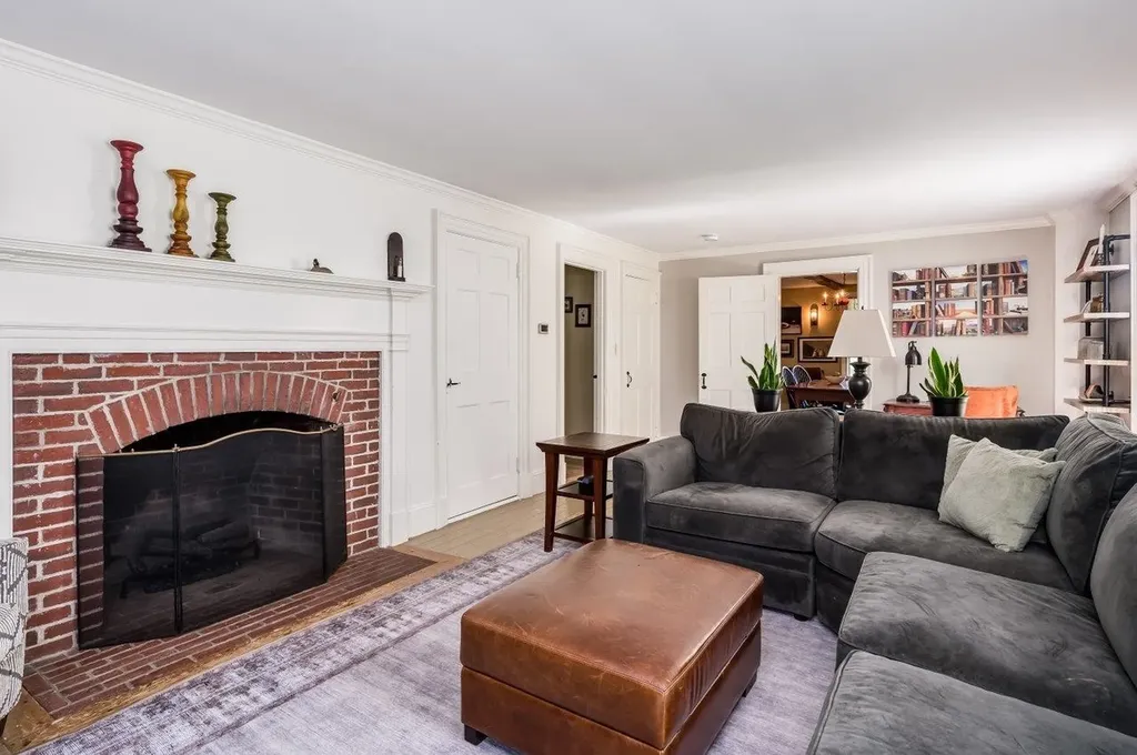 123 Drinkwater Road Kensington NH 03833