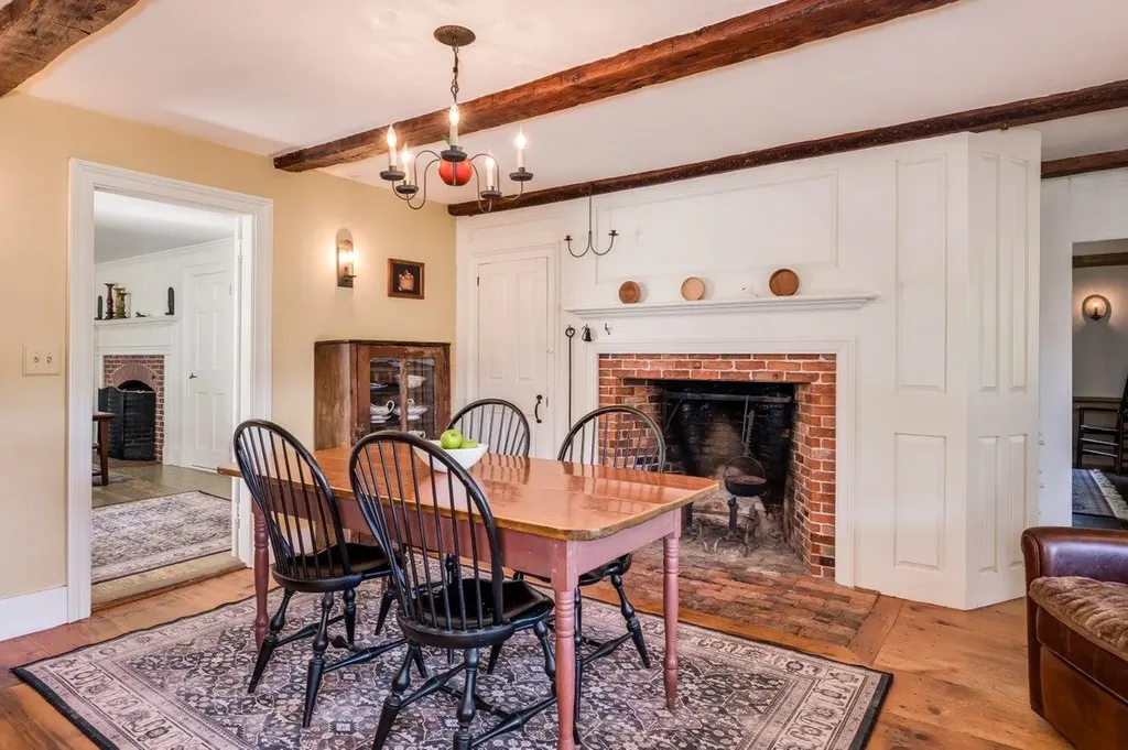 123 Drinkwater Road Kensington NH 03833