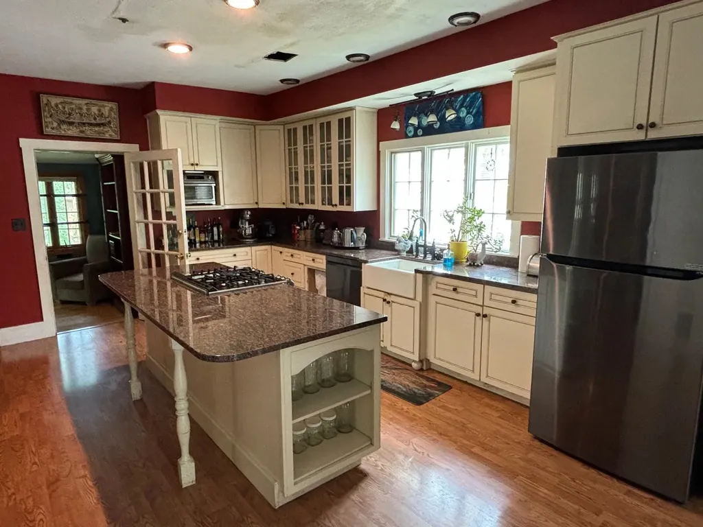27 Cushing Street Dover NH 03820