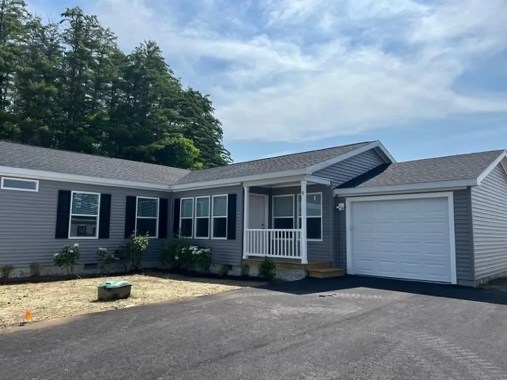 19-b Wildflower Lane Plymouth NH 03264