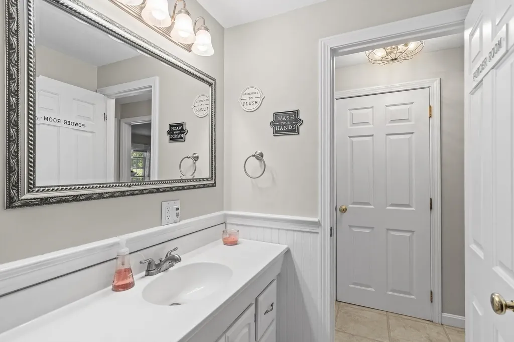 7 Tilton Avenue Exeter NH 03833