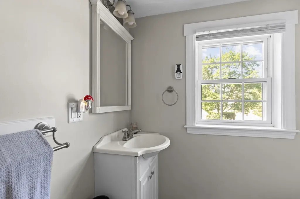 7 Tilton Avenue Exeter NH 03833