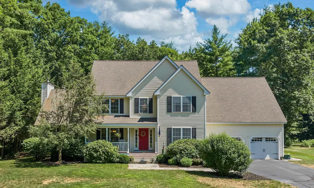 23 Edgewood Run Amherst NH 03031