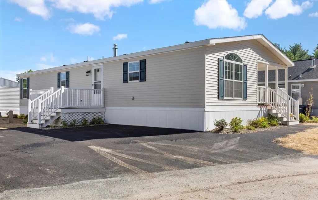 59 Daisy Road Salem NH 03079