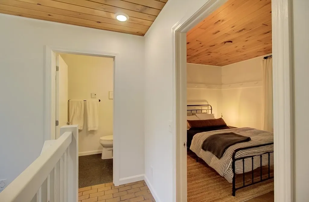 1396 Pelots Point Road North Hero VT 05474