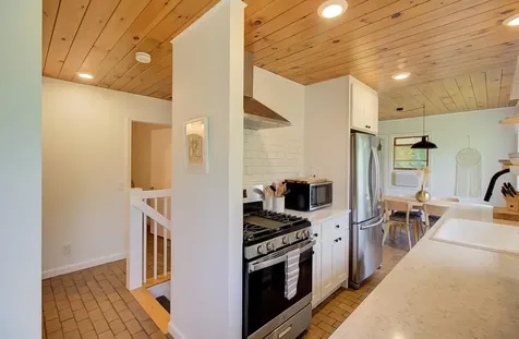 1396 Pelots Point Road North Hero VT 05474