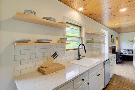 1396 Pelots Point Road North Hero VT 05474