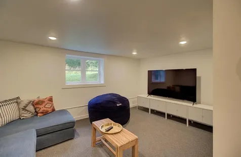 1396 Pelots Point Road North Hero VT 05474