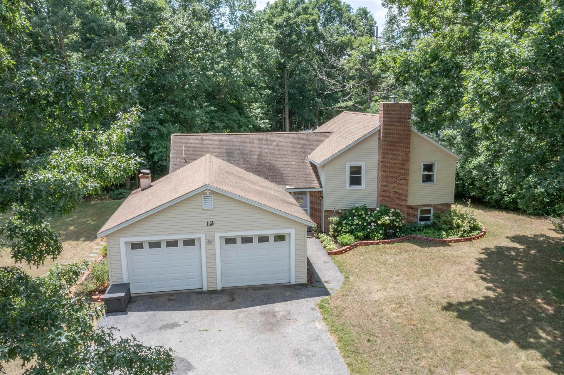 12 Wagner Way Hudson NH 03051