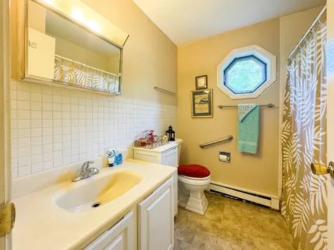 107 Twin Oaks Terrace South Burlington VT 05403