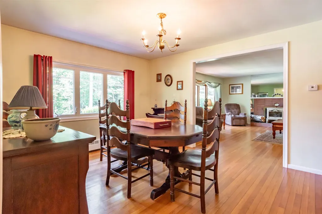 63 Montelona Road Goffstown NH 03045