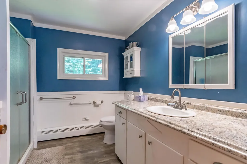 63 Montelona Road Goffstown NH 03045