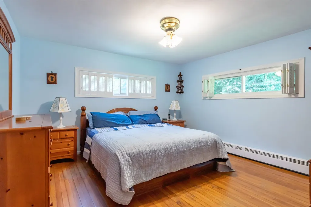 63 Montelona Road Goffstown NH 03045