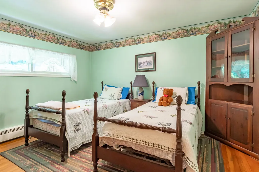 63 Montelona Road Goffstown NH 03045