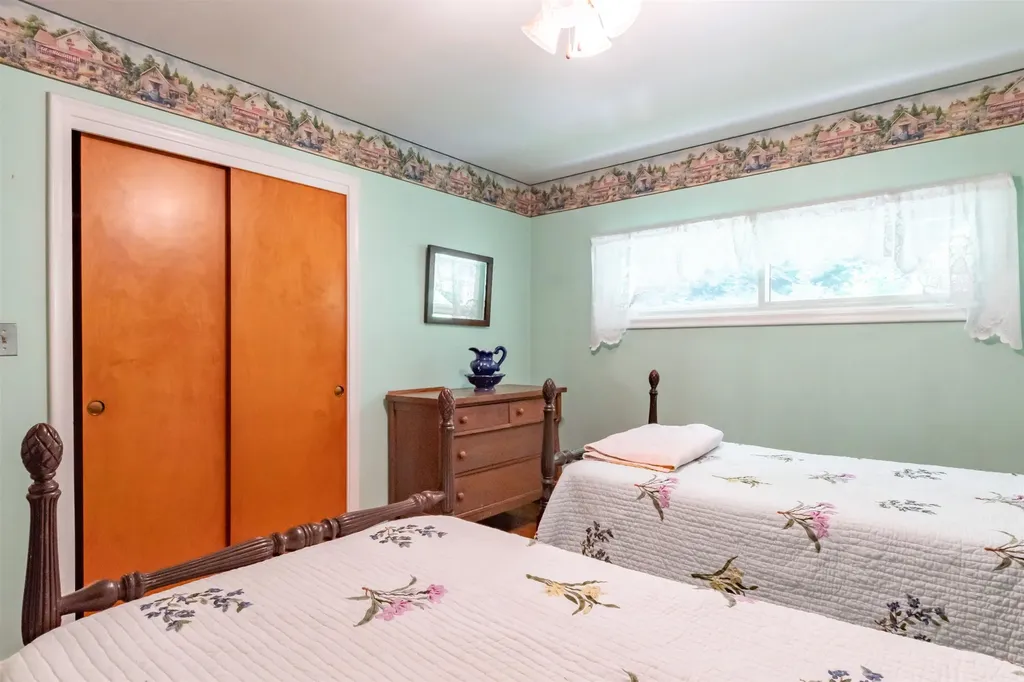 63 Montelona Road Goffstown NH 03045