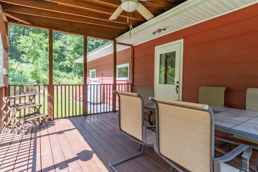 63 Montelona Road Goffstown NH 03045