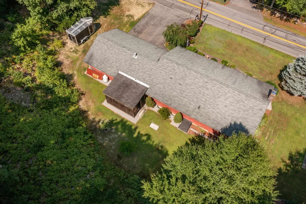 63 Montelona Road Goffstown NH 03045