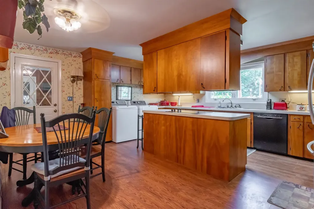 63 Montelona Road Goffstown NH 03045