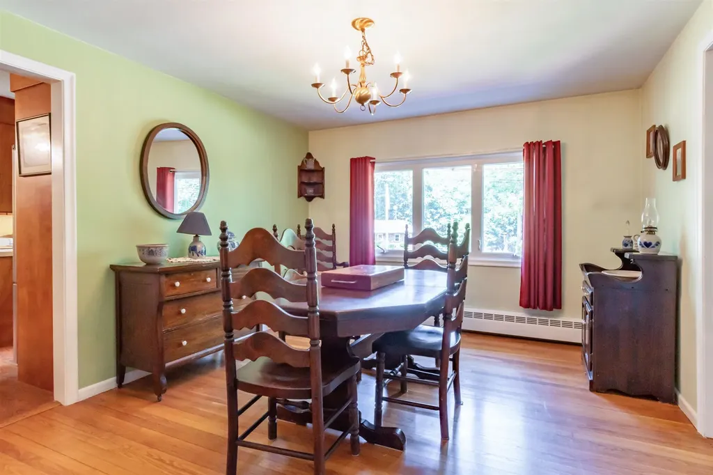 63 Montelona Road Goffstown NH 03045