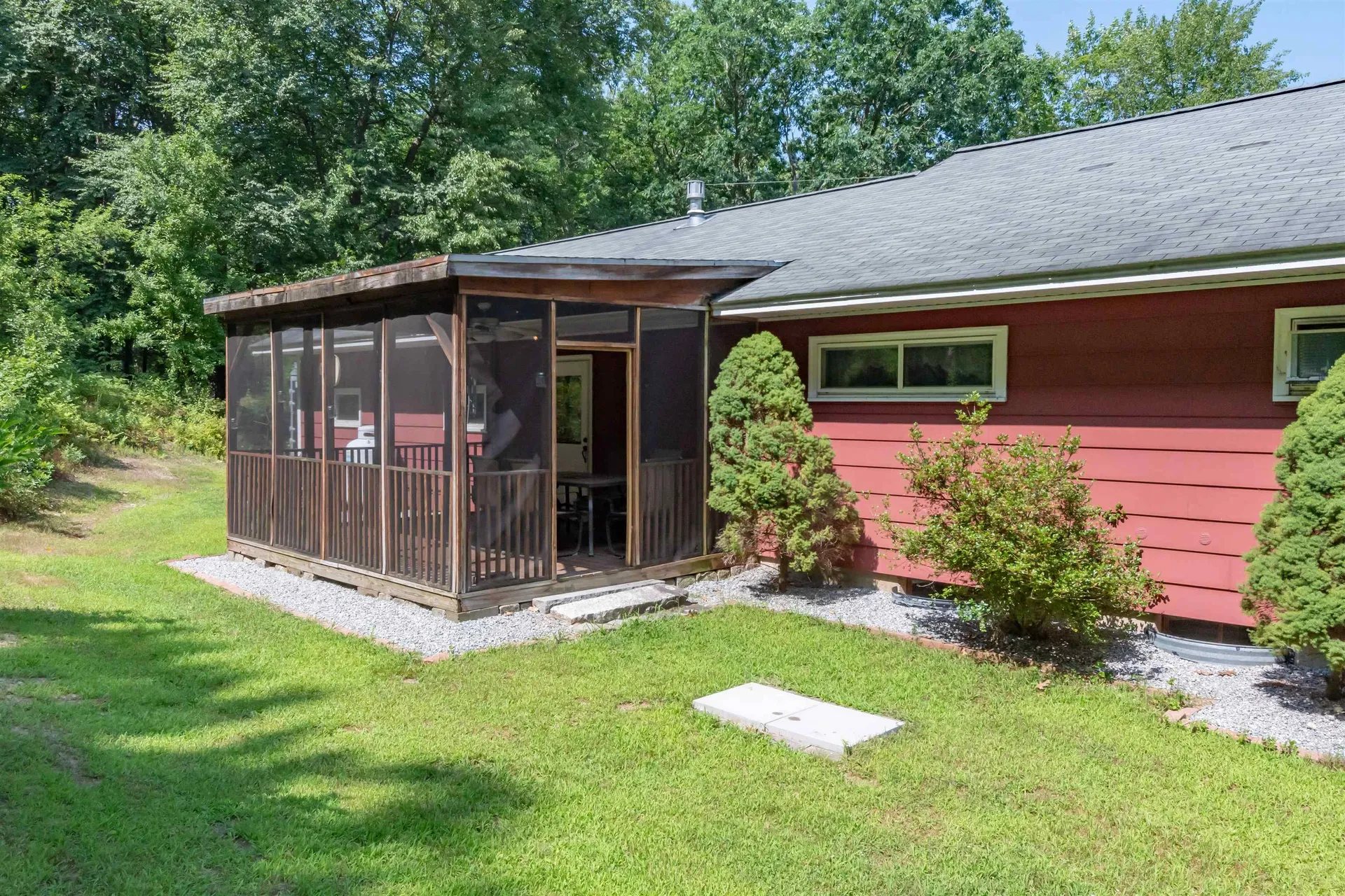 63 Montelona Road Goffstown NH 03045