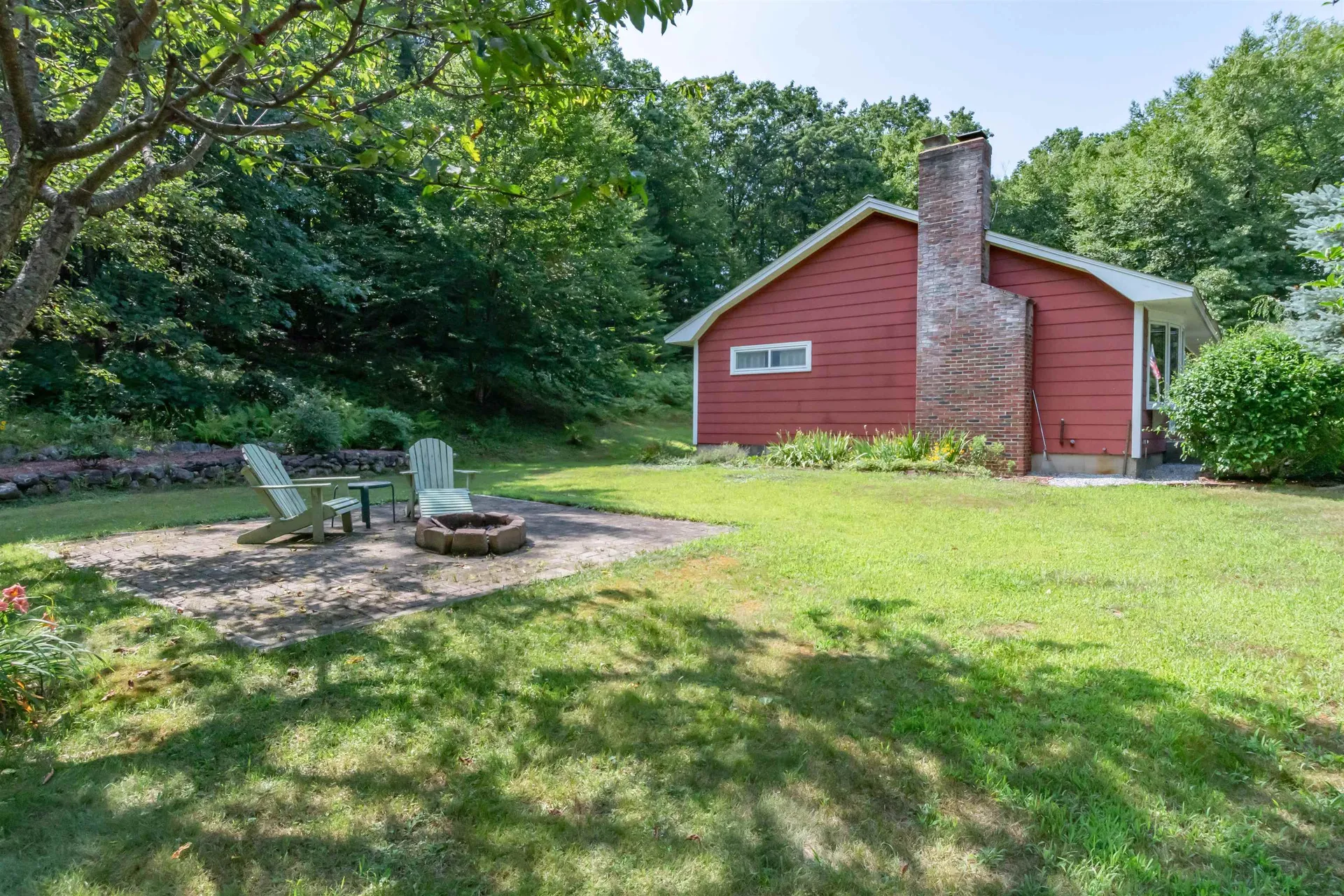 63 Montelona Road Goffstown NH 03045