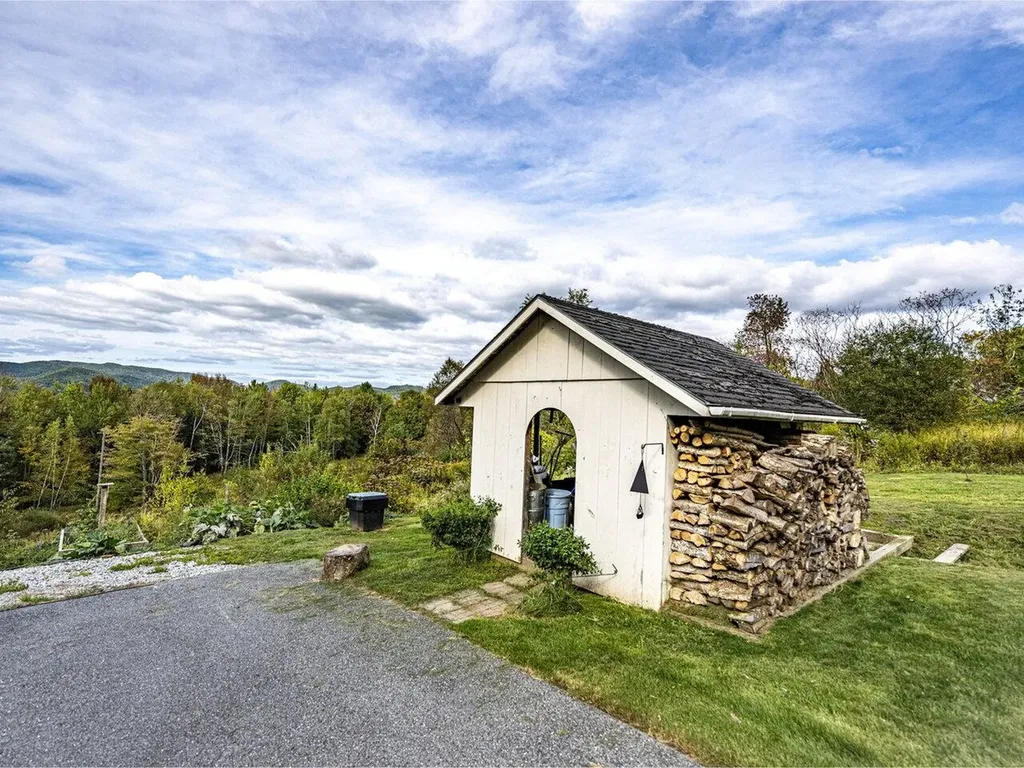 128 Stonefence Road Richmond VT 05477
