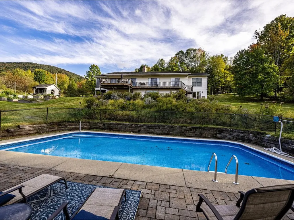 128 Stonefence Road Richmond VT 05477