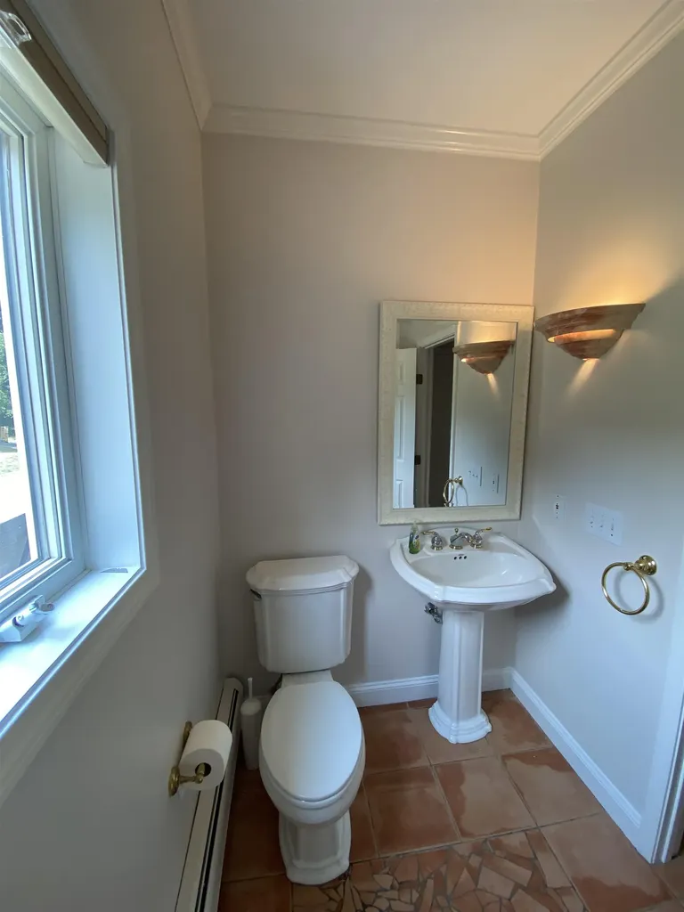 352 Pine Hill Road Hollis NH 03049