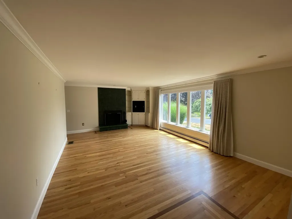 352 Pine Hill Road Hollis NH 03049