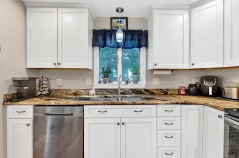 6 Hutchinson Drive Hampton NH 03842