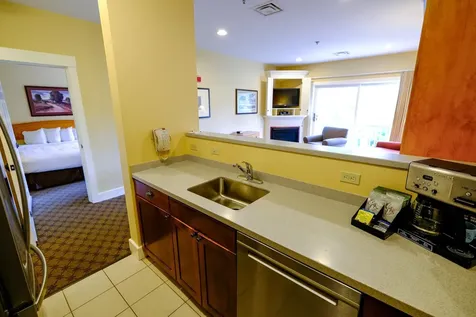 318/320 Qii Jackson Gore Inn Ludlow VT 05149
