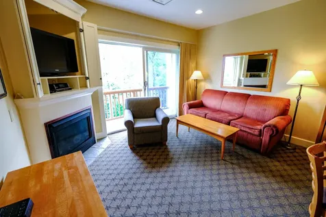 318/320 Qii Jackson Gore Inn Ludlow VT 05149