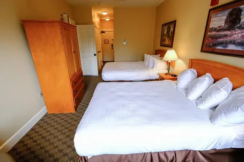 318/320 Qii Jackson Gore Inn Ludlow VT 05149