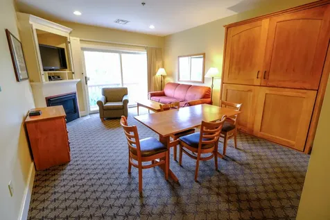 318/320 Qii Jackson Gore Inn Ludlow VT 05149