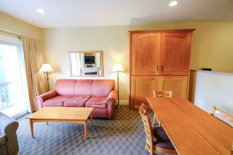 318/320 Qii Jackson Gore Inn Ludlow VT 05149