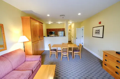 318/320 Qii Jackson Gore Inn Ludlow VT 05149