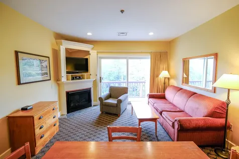 318/320 Qii Jackson Gore Inn Ludlow VT 05149