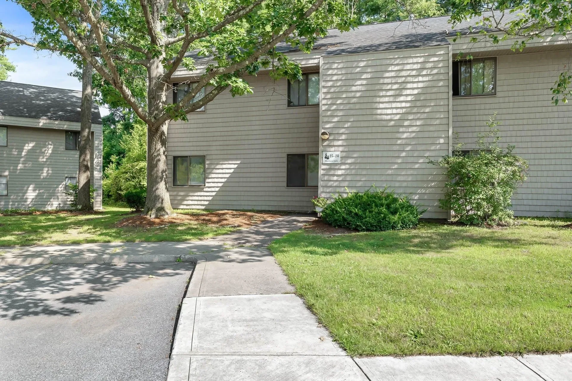 27 Hawthorne Circle South Burlington VT 05403