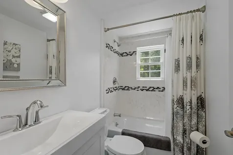 14 Farmington Road Alton NH 03810