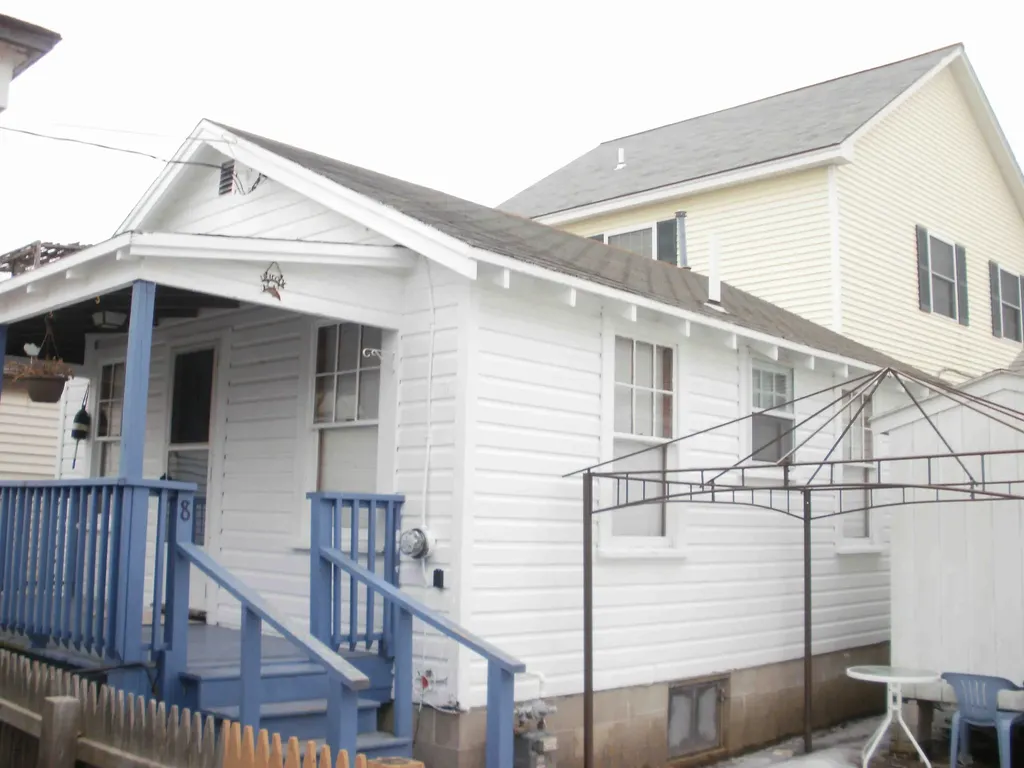 8 Auburn Avenue Extension Hampton NH 03842