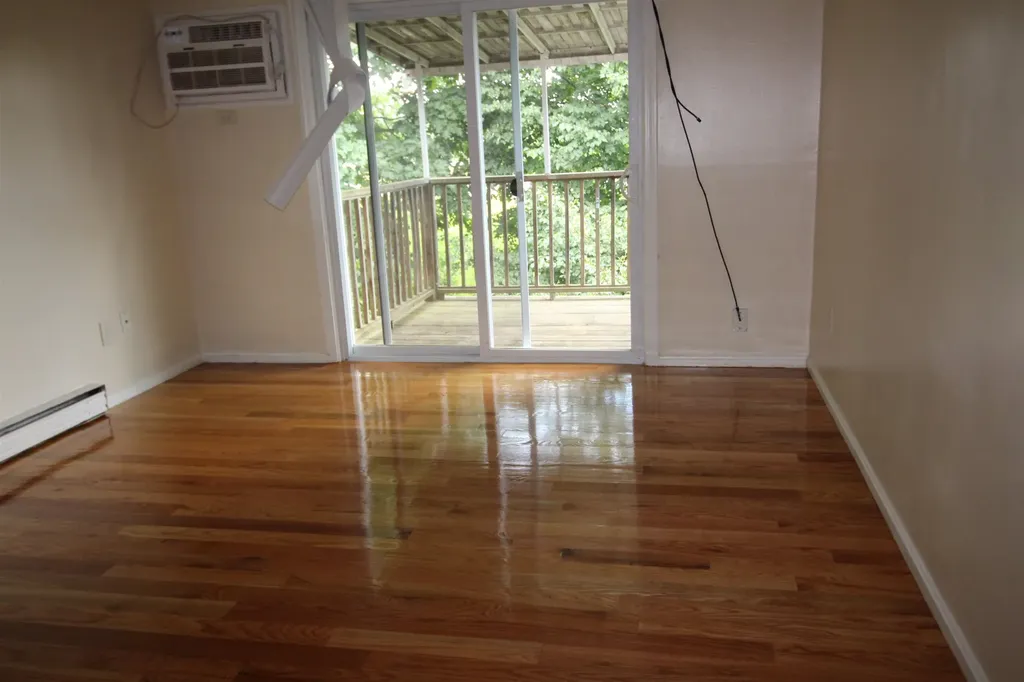 13 Charleston Avenue Londonderry NH 03051