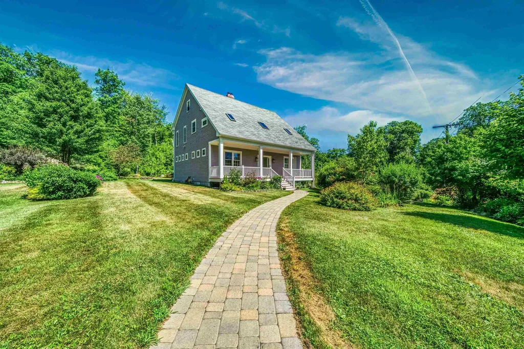 17 Elkins Road New London NH 03233